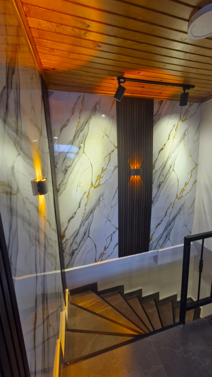 Plaque PVC marbre "Carrara gold"